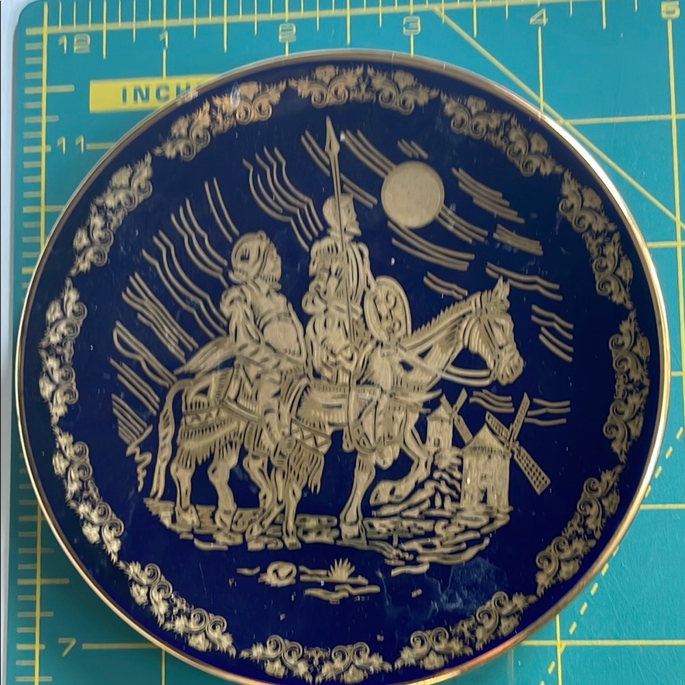 Decorative Blue and Gold Plate Don Quixote Sancho Spain 5 inch diameter